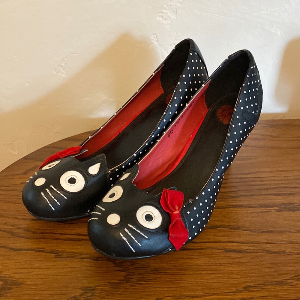 TUK Kitty Pumps